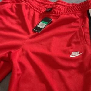 Nwt nike standard fit above knee